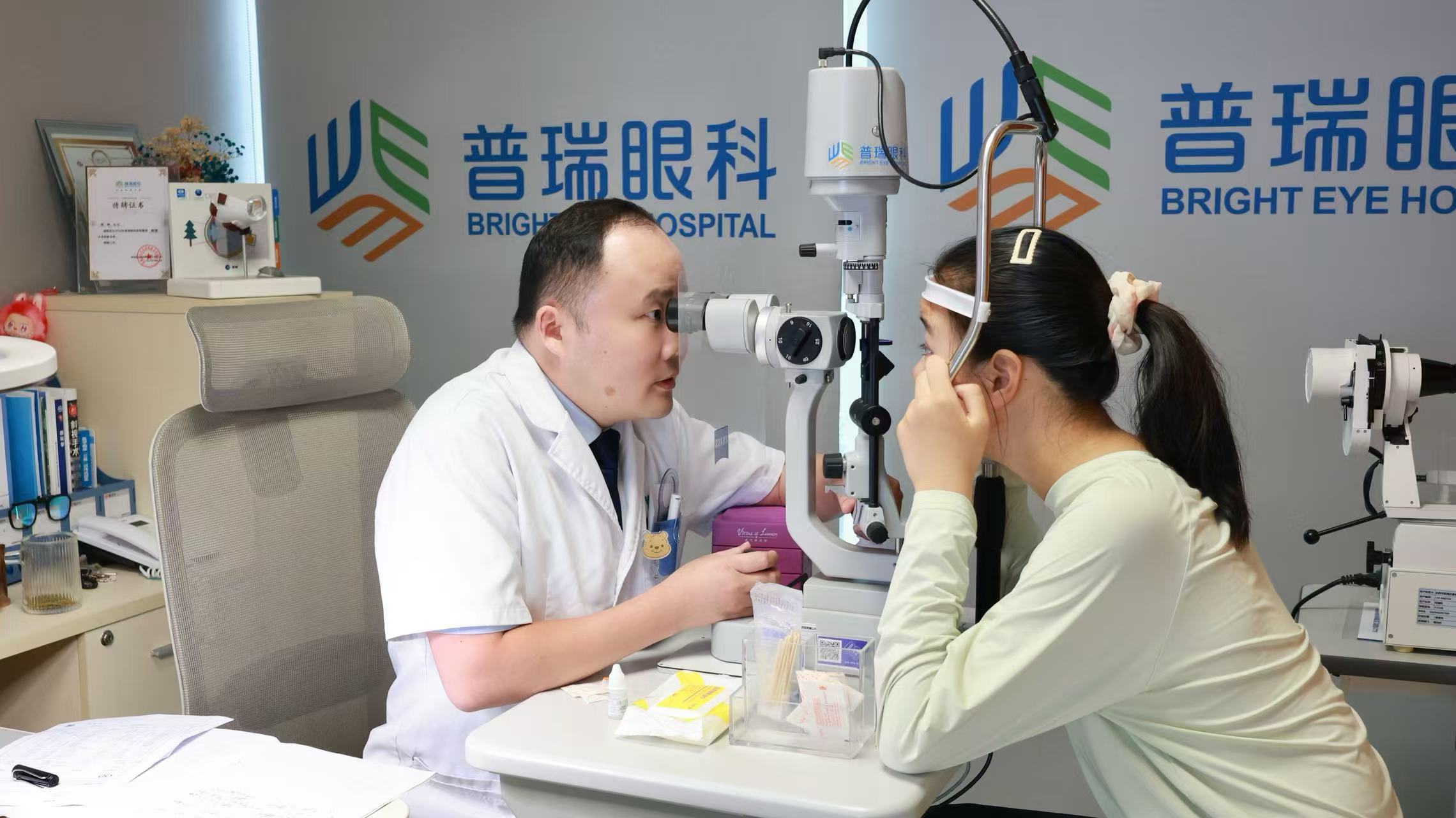 胡盼主任聊OK镜：孩子长期在校晚托小饭桌，膳食结构怎么稳住才不拖累眼发育？