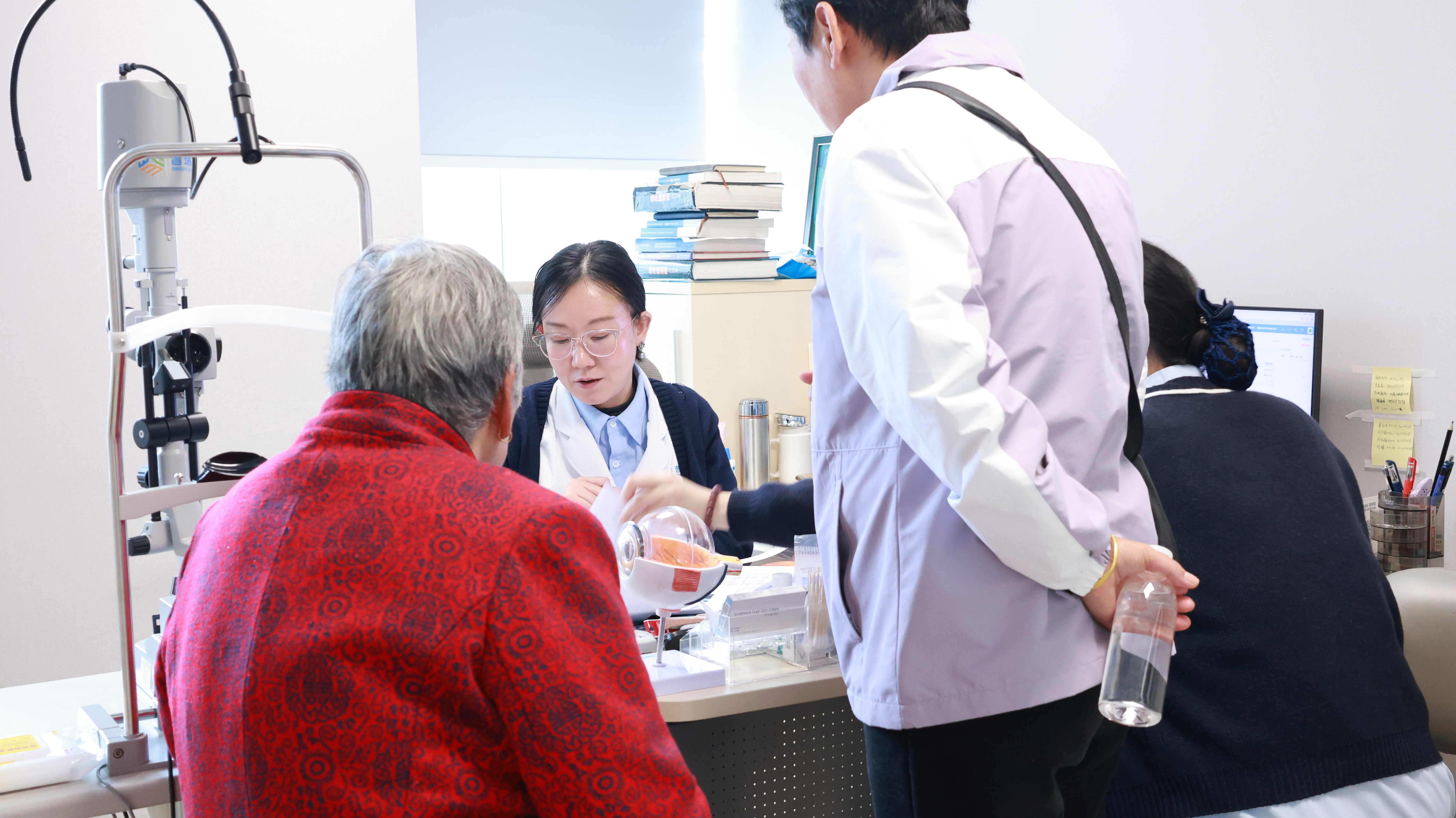 夏天用蚊香液、电蚊香，挥发气味会刺激干眼吗？居家驱蚊与眼表