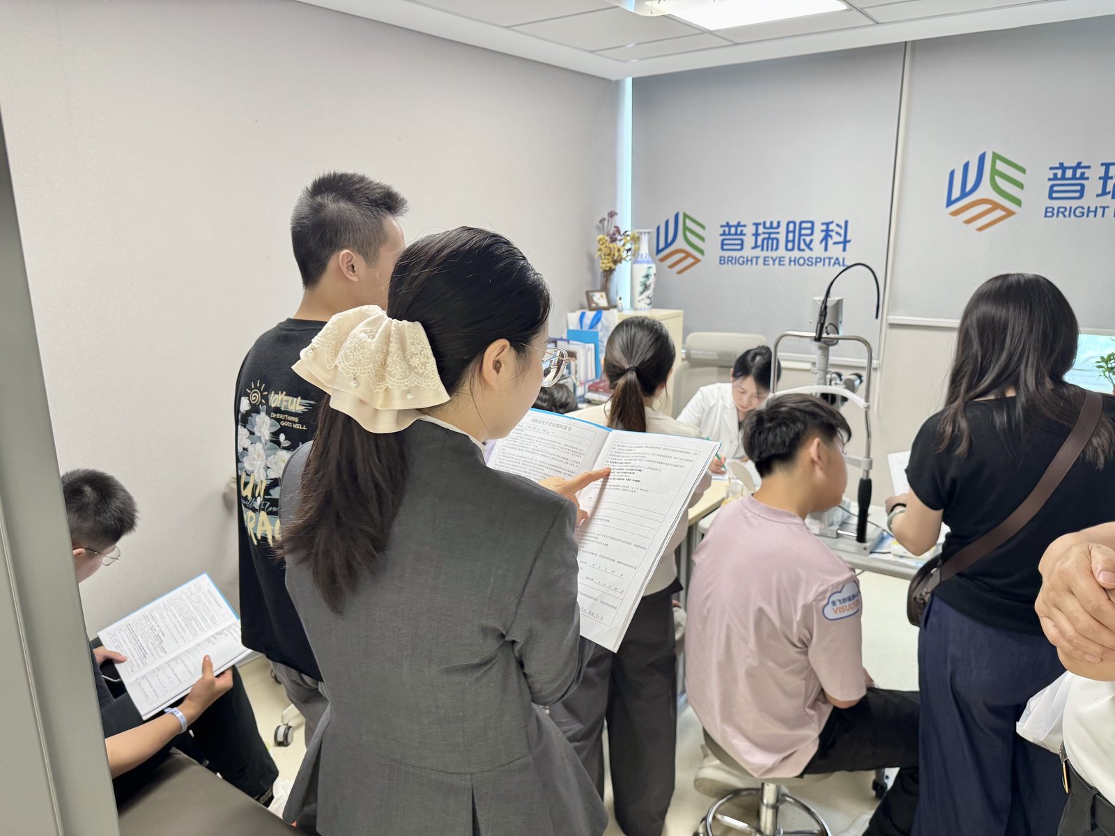 张婉君院长聊近视手术：上网课看平板，距离和时长怎么设才更护眼？医生给了可照做的方法