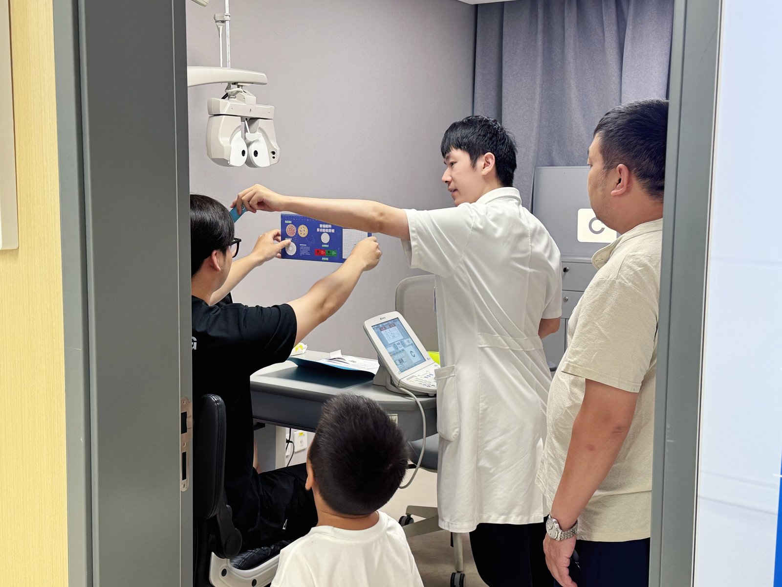 张婉君院长聊近视手术：视疲劳算不算眼病，眼酸眼胀和屈光不正有什么关系？医生一次说清