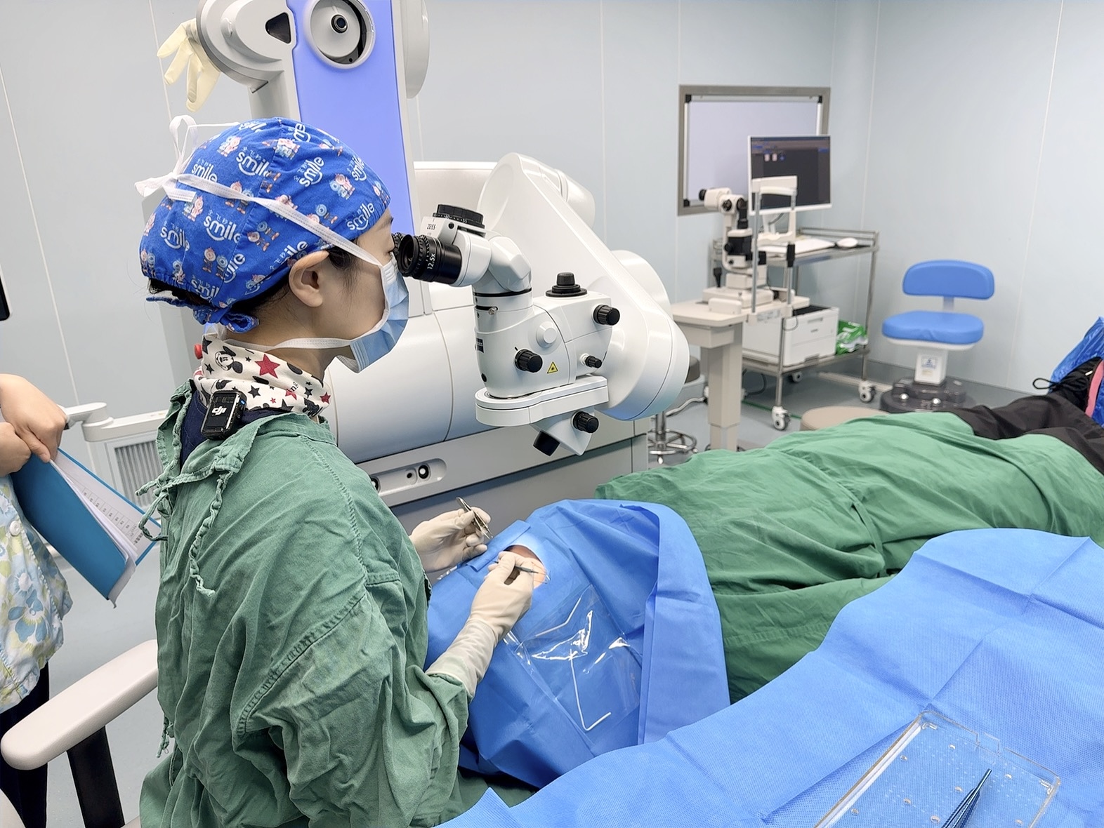 张婉君院长聊近视手术：两只眼一起看和轮流看不一样？医生提醒关注双眼协调