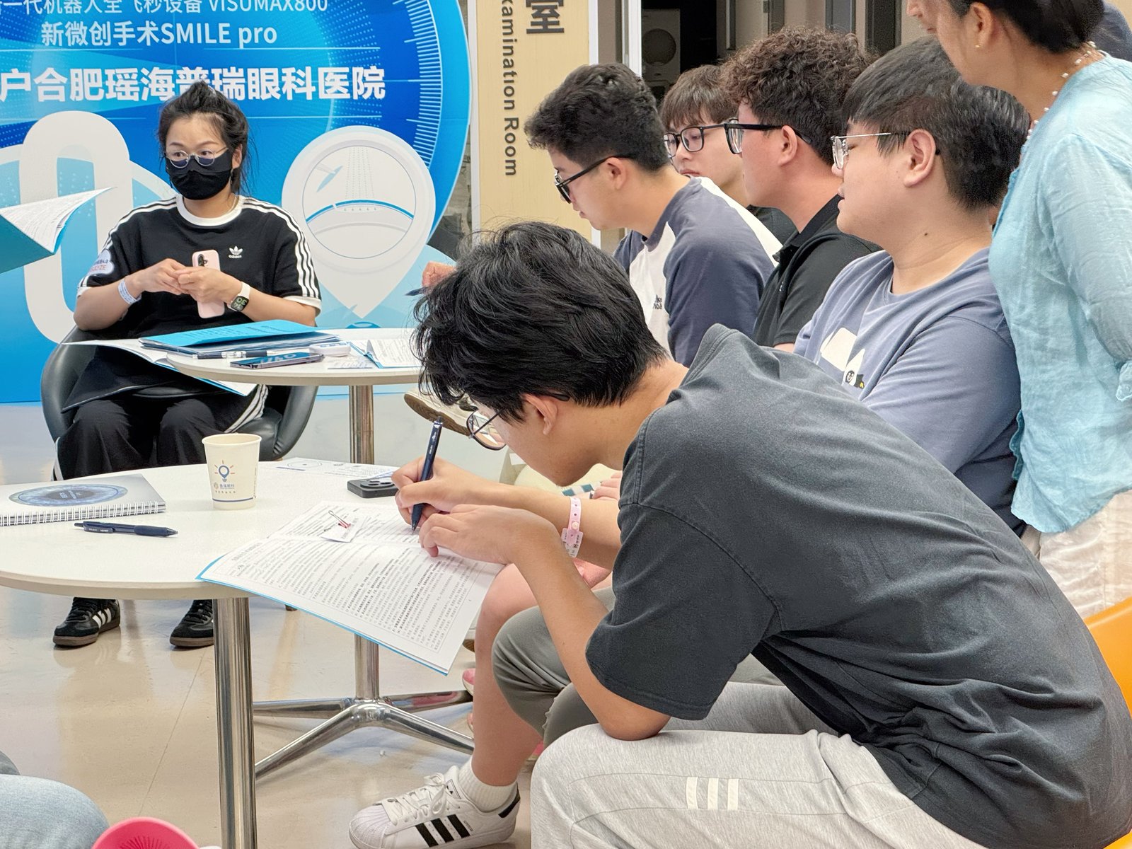 张婉君院长聊近视手术：儿童定期查眼轴比查度数更关键？医生提醒随访盯眼轴变化