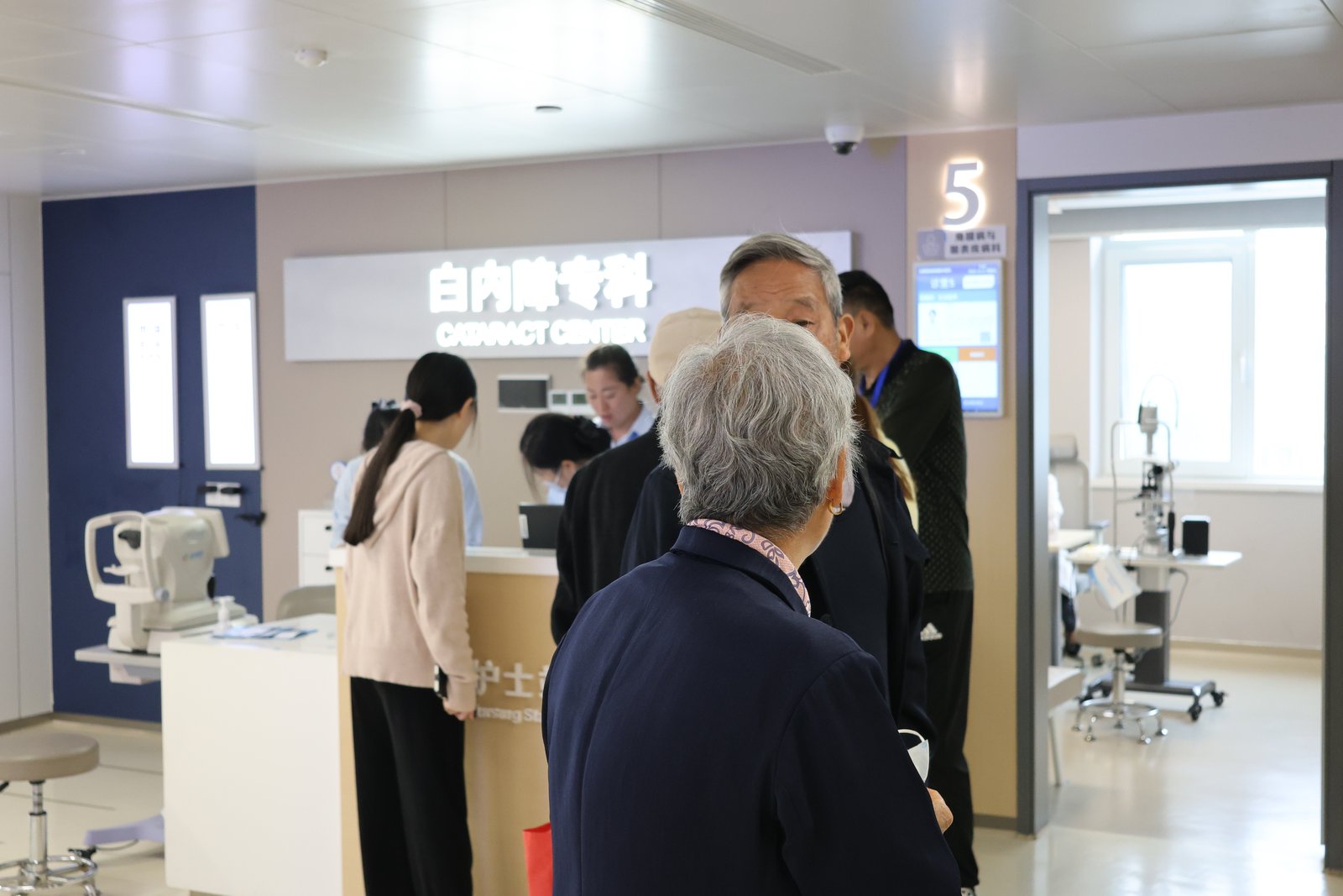 江顺华院长聊白内障：白内障患者能不能吃海鲜河鲜？医生按过敏史划边界