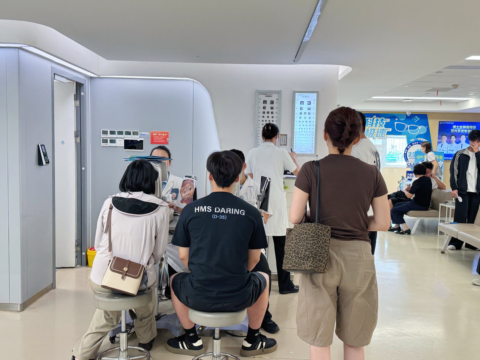 张婉君院长聊近视手术：看东西重影、串行，是眼睛累了还是散光没矫干净？医生提醒复查散光