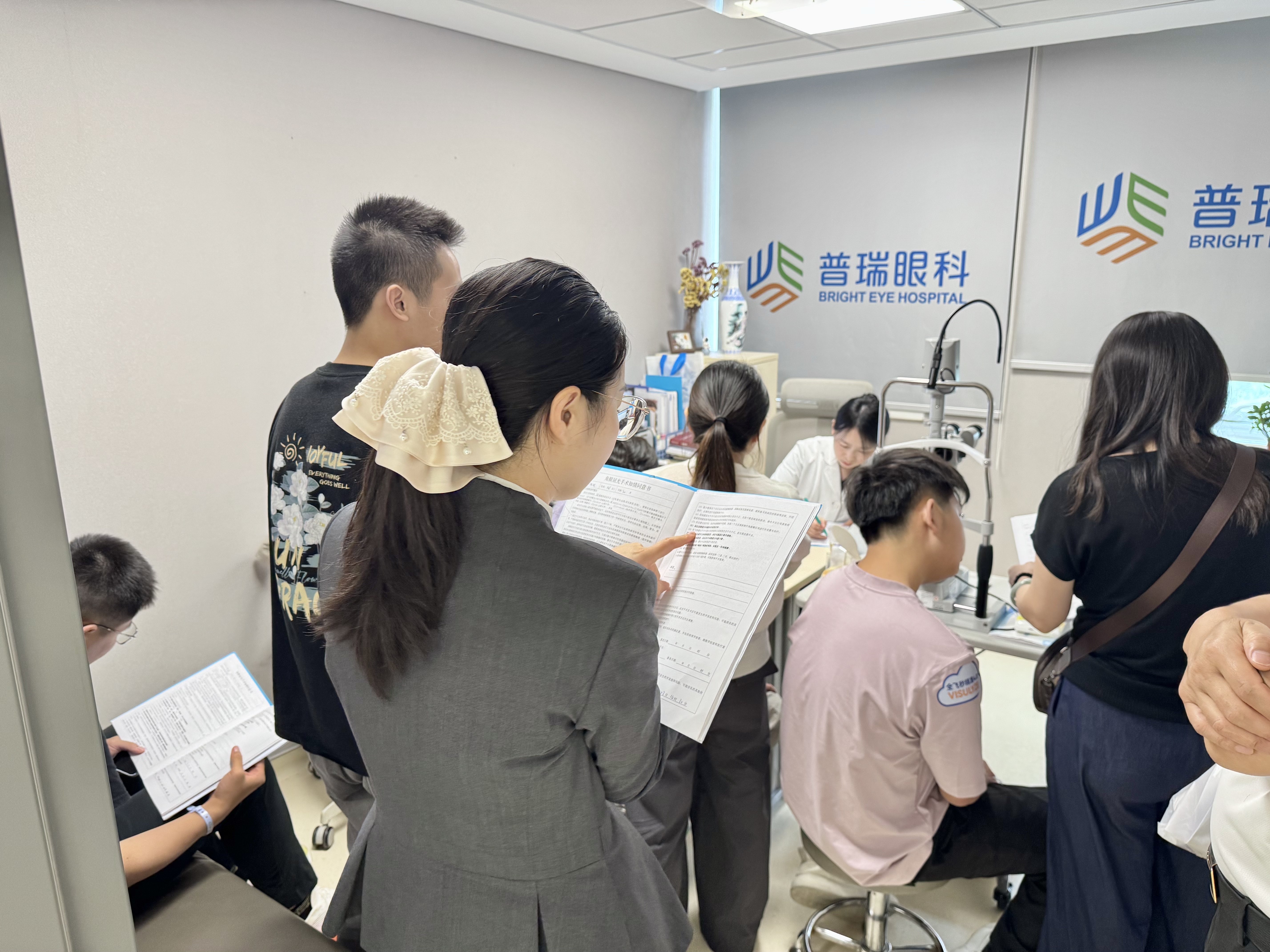 张婉君院长聊摘镜：面对虹膜炎病史，先把稳定期这道线量够